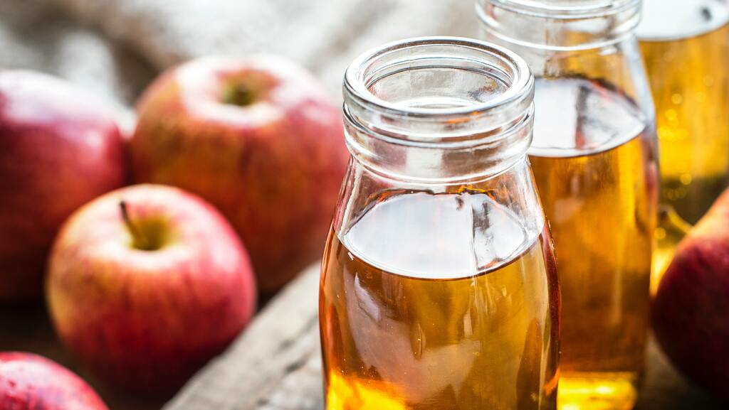 Top 7 Benefits of Apple Cider Vinegar